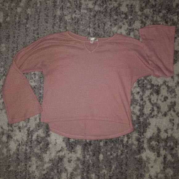 Outfit Pink Croptop w/Bell Sleeves Small - Picture 1 of 5